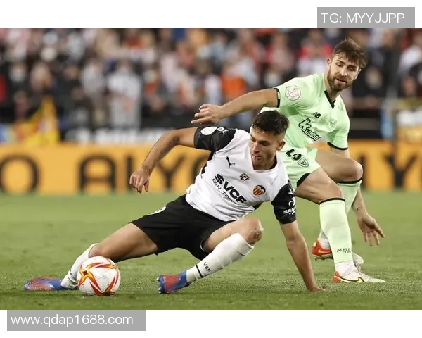 巴萨与瓦伦西亚对决评分分析揭示双方表现差异与亮点